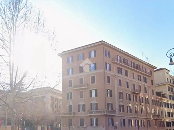 Appartamento con 5 locali in vendita in Viale dellUniversità, Roma