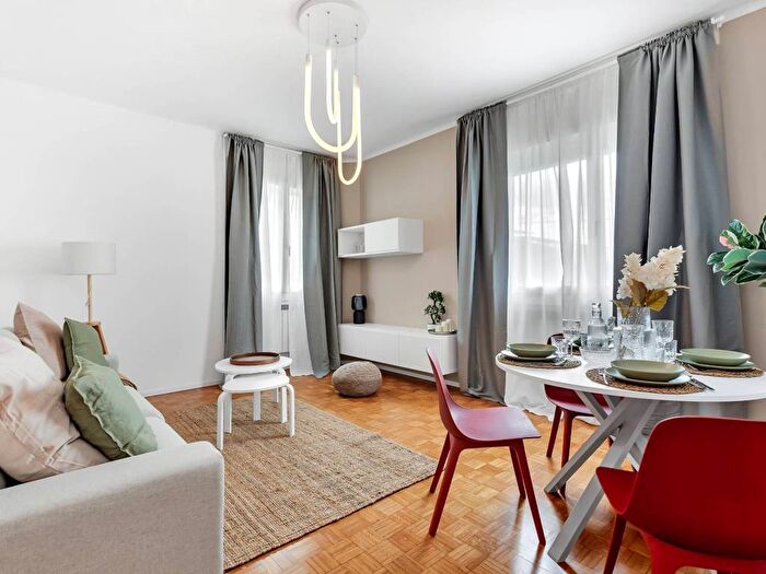 Appartamento trilocale in affitto in Via Leone Tolstoj, Tripoli Soderini, Milano