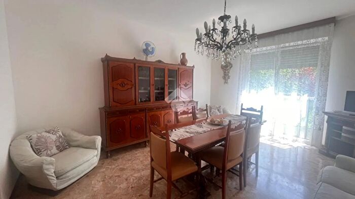 Appartamento quadrilocale in affitto in Via Privata Jan Sibelius, Milano