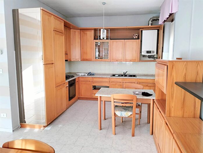 Appartamento trilocale in affitto in Nave, Nave