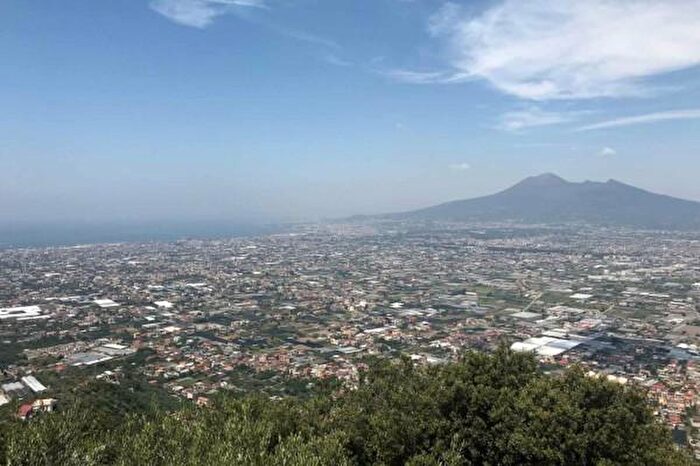 Casa trilocale in vendita in Via Nuova Depugliano, Lettere