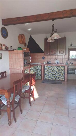 Casa con 5 locali in vendita in Sale