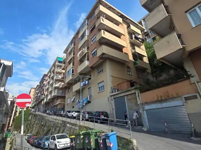 Appartamento quadrilocale in vendita in Via Gaeta, Genova