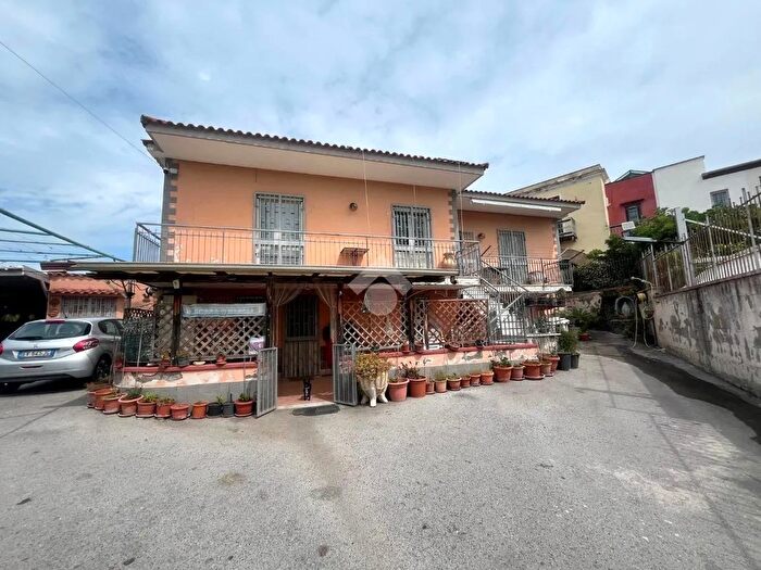 Casa quadrilocale in vendita in Via Croce dei Monti, Ercolano