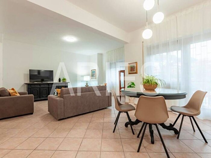 Appartamento quadrilocale in affitto in Via delle Antille, Ostia Ponente, Roma