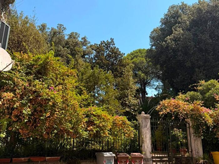 Appartamento bilocale in affitto in Via Sant'Antonio a Capodimonte, San Carlo All'Arena, Napoli