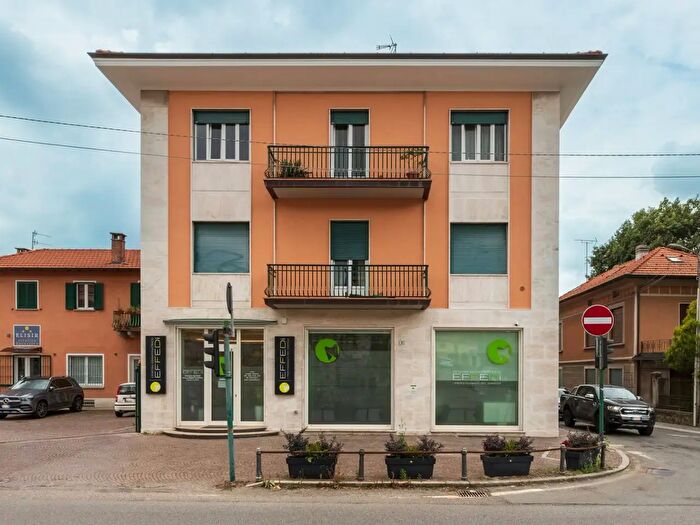 Appartamento bilocale in vendita in Via Dante Alighieri, Cocquio Trevisago