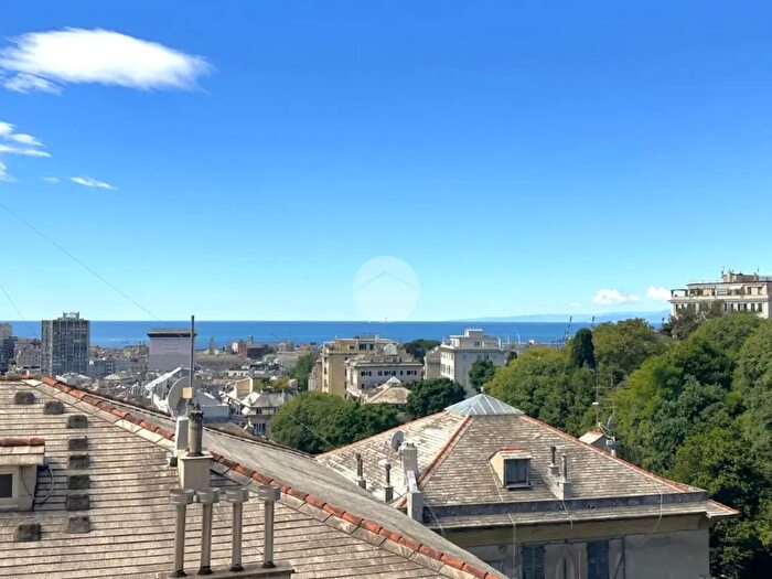 Appartamento quadrilocale in vendita in Corso Solferino, Genova