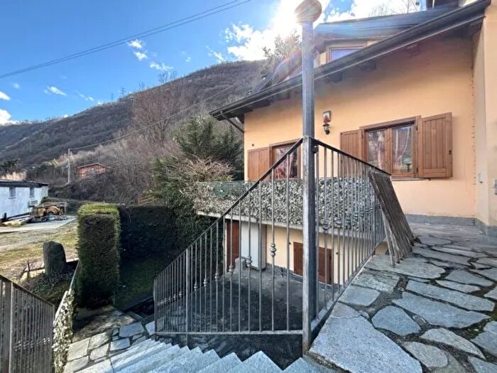 Casa in affitto in Pontey