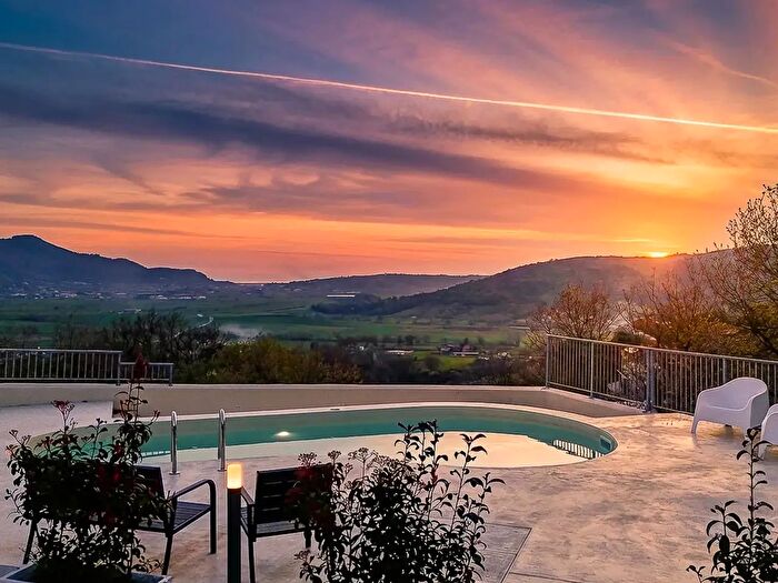 Casa con 7 locali in vendita in Via Sigliaturi, Albanella