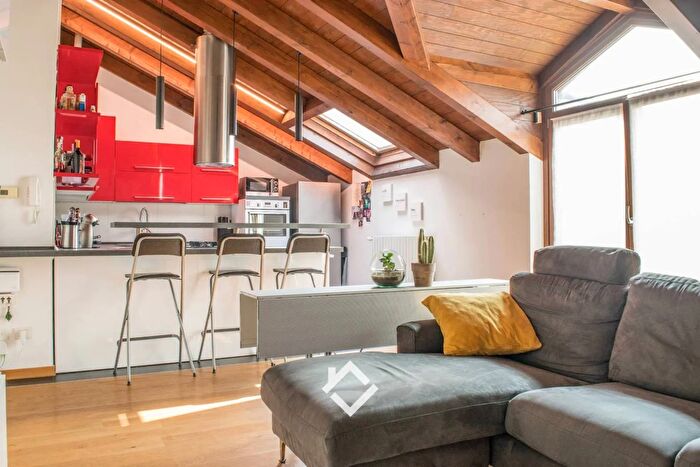 Appartamento trilocale in vendita in Via Tonale, Varese