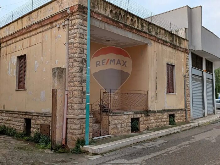 Casa con 7 locali in vendita in Via Grande Vincenzo, Bitetto