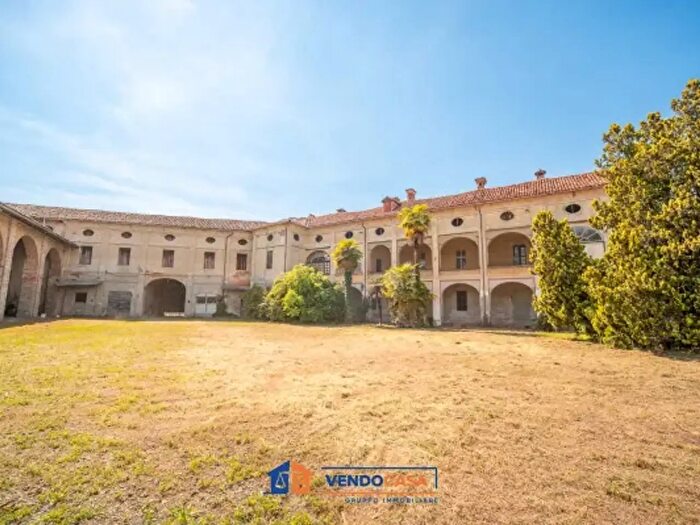 Casa con 6 locali in vendita in Via Roma, Scarnafigi