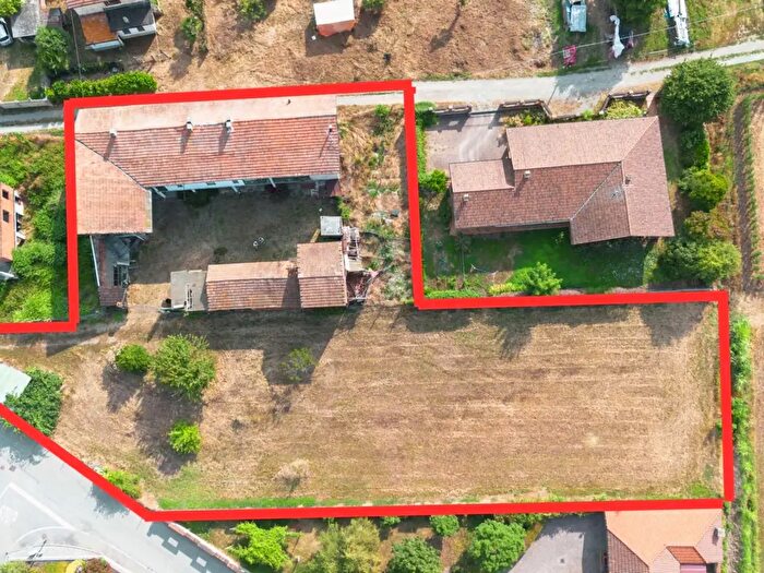 Casa con 14 locali in vendita in Via San Giulio, Fara Novarese