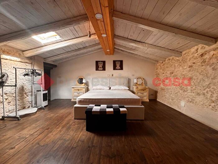 Appartamento trilocale in affitto in Via Bainsizza, Borgata Santa Lucia, Siracusa