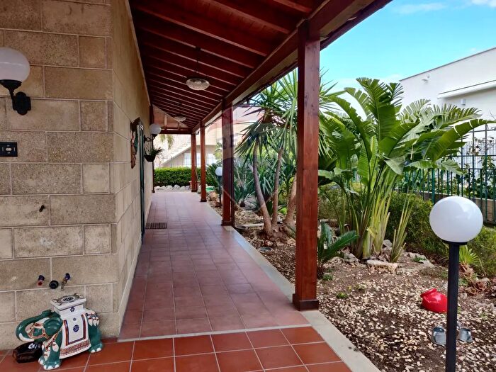 Appartamento trilocale in affitto in Via Bari, Valenzano