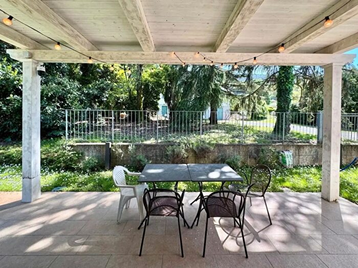 Casa con 11 locali in vendita in Rada Comunale Generale Carlo Alberto dalla Chie, Capannori