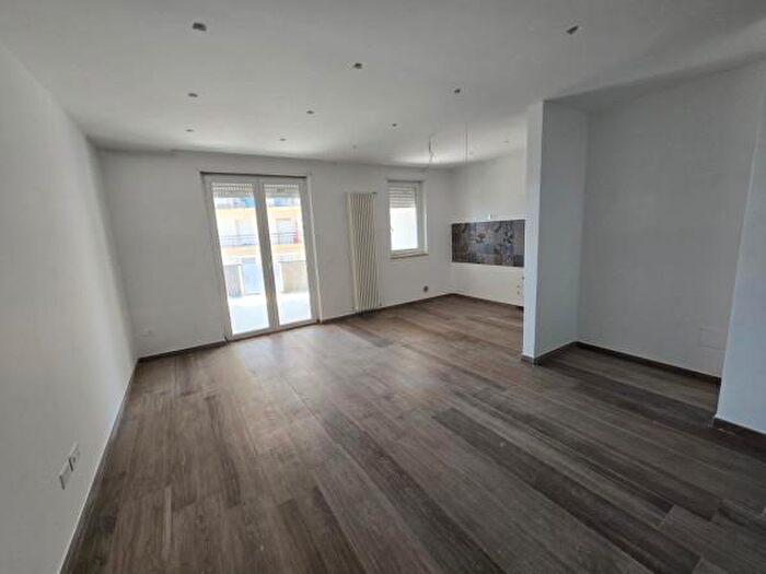 Appartamento quadrilocale in vendita in Via Trani, Andria