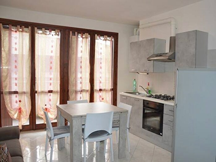 Appartamento bilocale in affitto in Via Marzo, Arnate, Gallarate