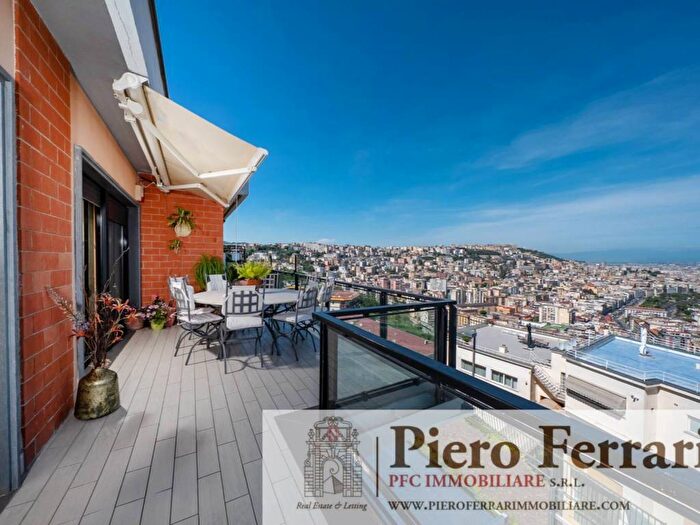 Appartamento con 6 locali in affitto in Via Pacuvio, Posillipo, Napoli