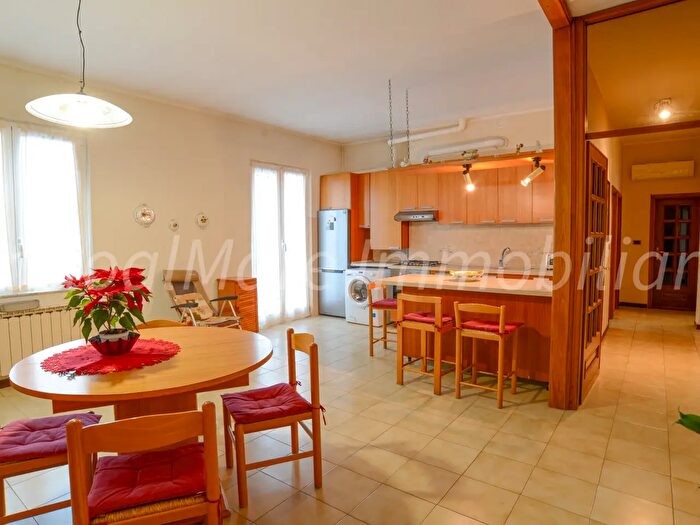 Appartamento quadrilocale in affitto in Via XXV Aprile, Vado Ligure