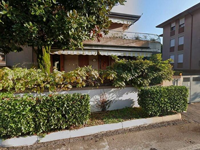 Casa trilocale in affitto in Via del Giglio, San Bellino San Filippo Neri, Padova