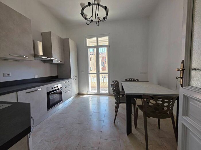 Appartamento con 6 locali in affitto in Via Luigi Capriolo, Cenisia, Torino