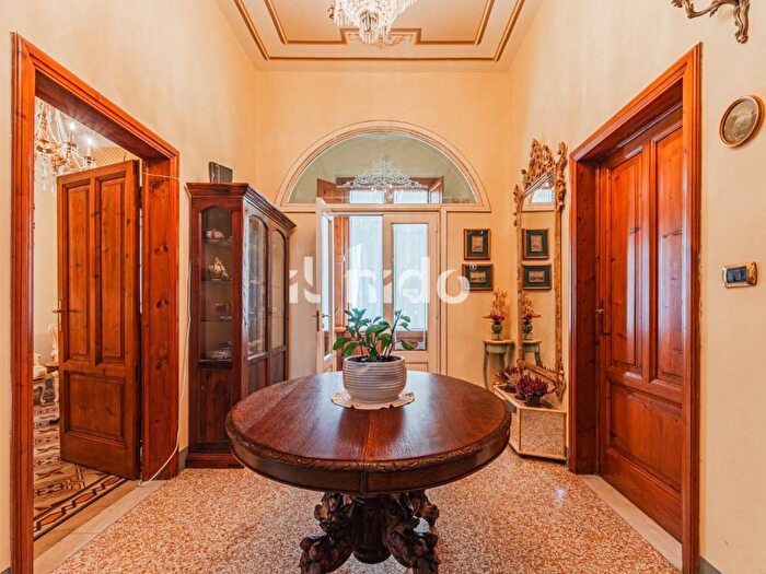 Casa con 6 locali in vendita in Via delle Saline, MontecatiniTerme