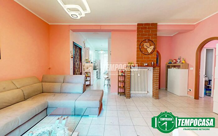 Appartamento trilocale in vendita in Via Firenze, Alessandria