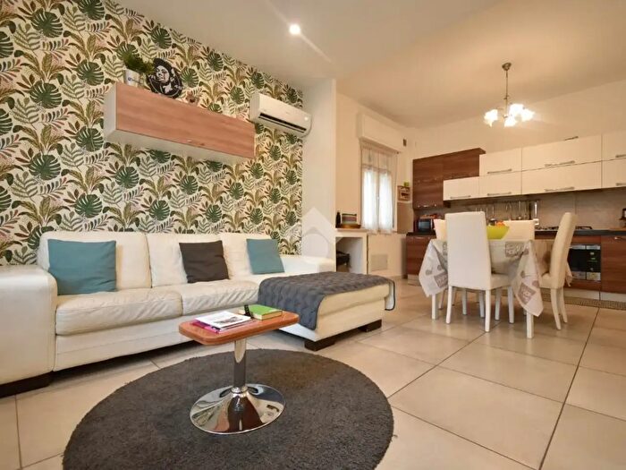 Casa quadrilocale in vendita in Via Settembrini, Savignano Sul Rubicone