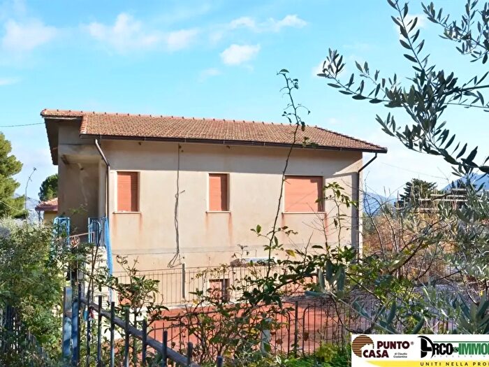 Casa con 6 locali in vendita in Via del Pigno, Monreale
