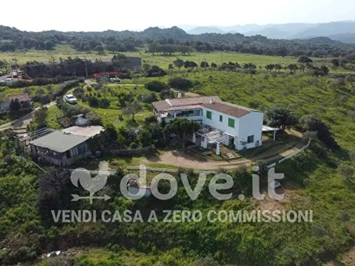 Casa quadrilocale in vendita in Via Raica, Olbia