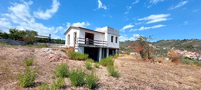 Casa trilocale in vendita in Artallo, Imperia