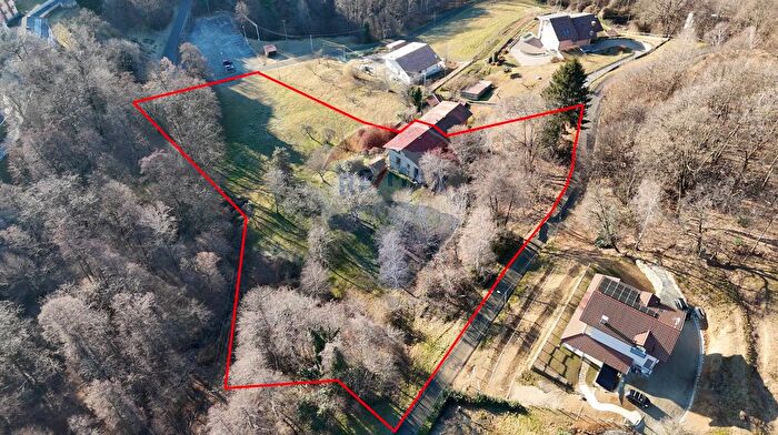 Casa con 12 locali in vendita in Reg Valle N Strada Pransun Snc, Pralungo