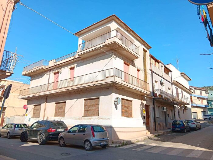 Casa con 5 locali in vendita in Comiso