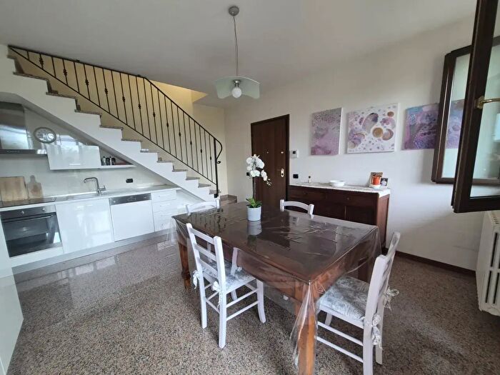 Appartamento con 5 locali in vendita in Via Claudia, Maranello