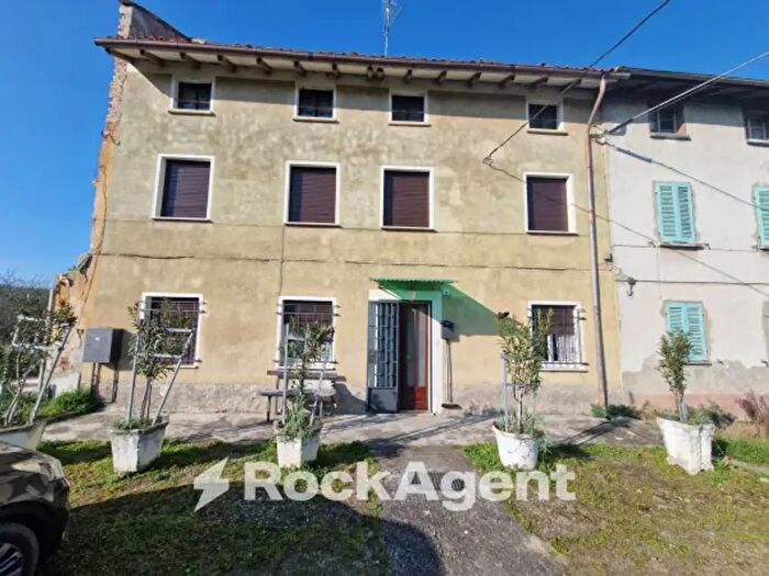 Casa trilocale in vendita in Frazione Camporello, San Damiano Al Colle