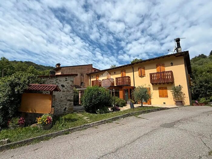 Casa con 10 locali in vendita in Via Prandi, Marostica
