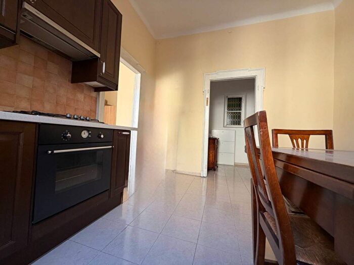 Appartamento bilocale in affitto in Via Carlo Tenca, Centrale, Milano