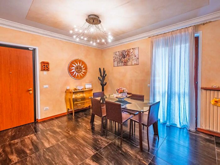 Appartamento trilocale in vendita in Via Lunardi, Brescia