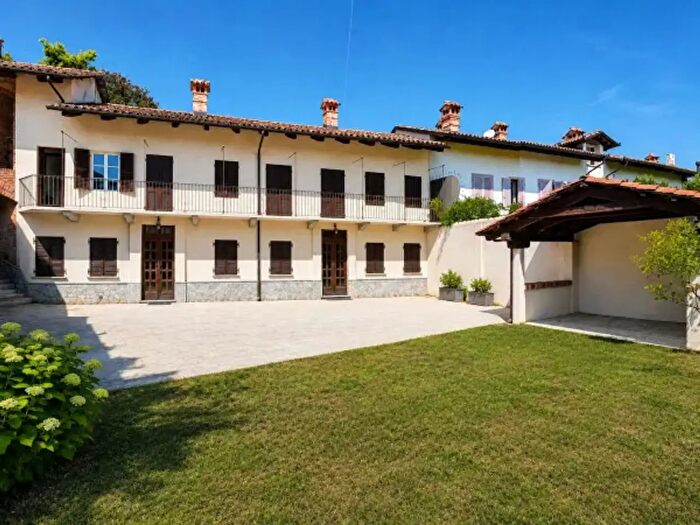 Casa con 5 locali in vendita in Via della Rocca, Vezza DAlba
