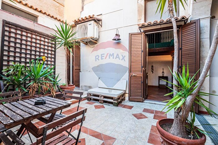 Casa trilocale in vendita in Via Giuseppe Mendoza, Siracusa