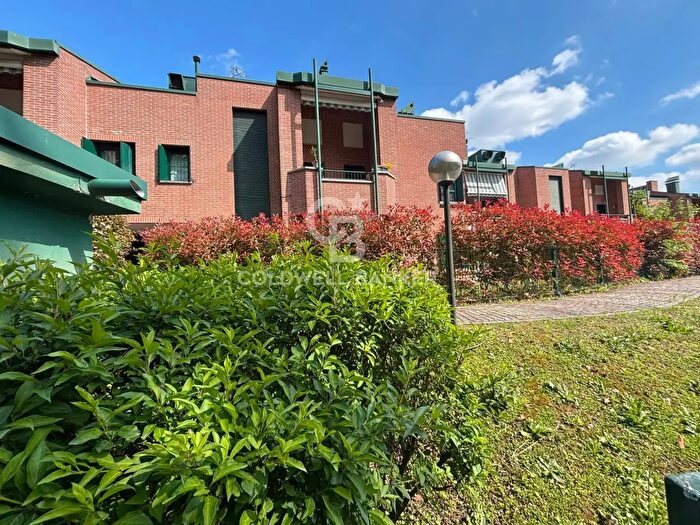 Appartamento bilocale in affitto in Viale Regina Margherita, Biassono