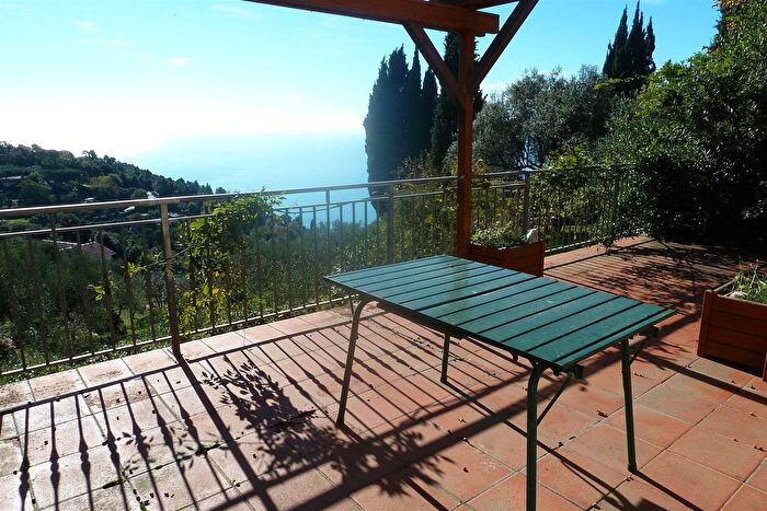 Casa trilocale in affitto in Lerici