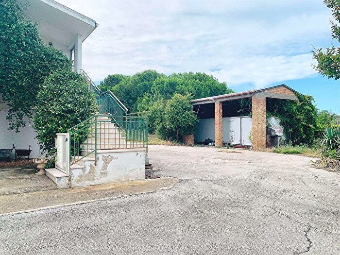 Casa con 7 locali in vendita in Termoli