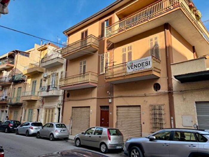 Appartamento quadrilocale in vendita in Via Generale Armando Diaz, Bagheria