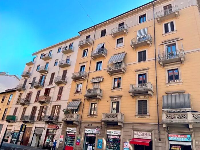 Appartamento trilocale in vendita in Via Verres, Torino