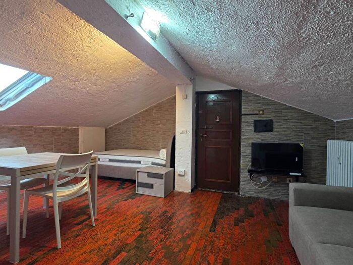 Casa monolocale in affitto in Via Riviera, Pavia