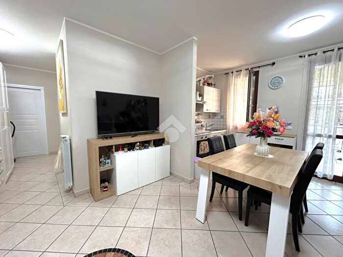 Appartamento trilocale in vendita in Via Otranto, Agliana