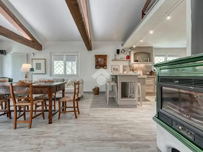 Casa con 6 locali in vendita in Via delle Valli, Sasso Marconi